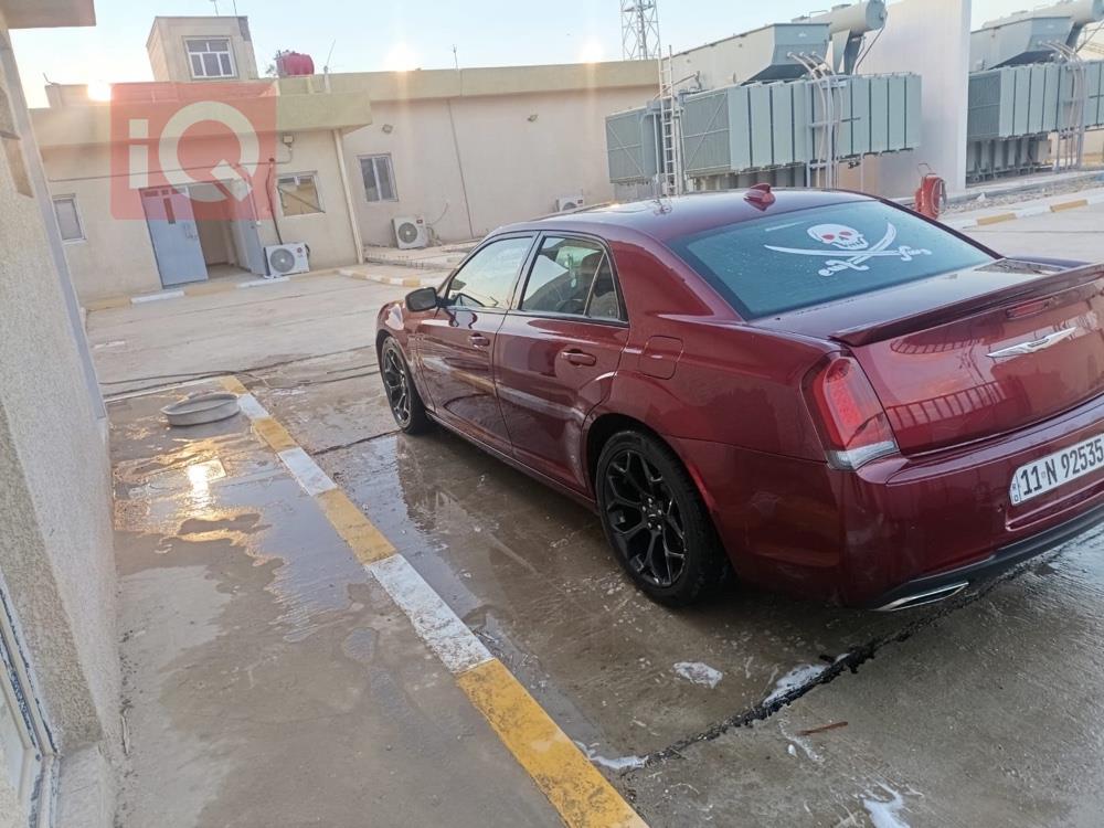 کرایسلەر 300